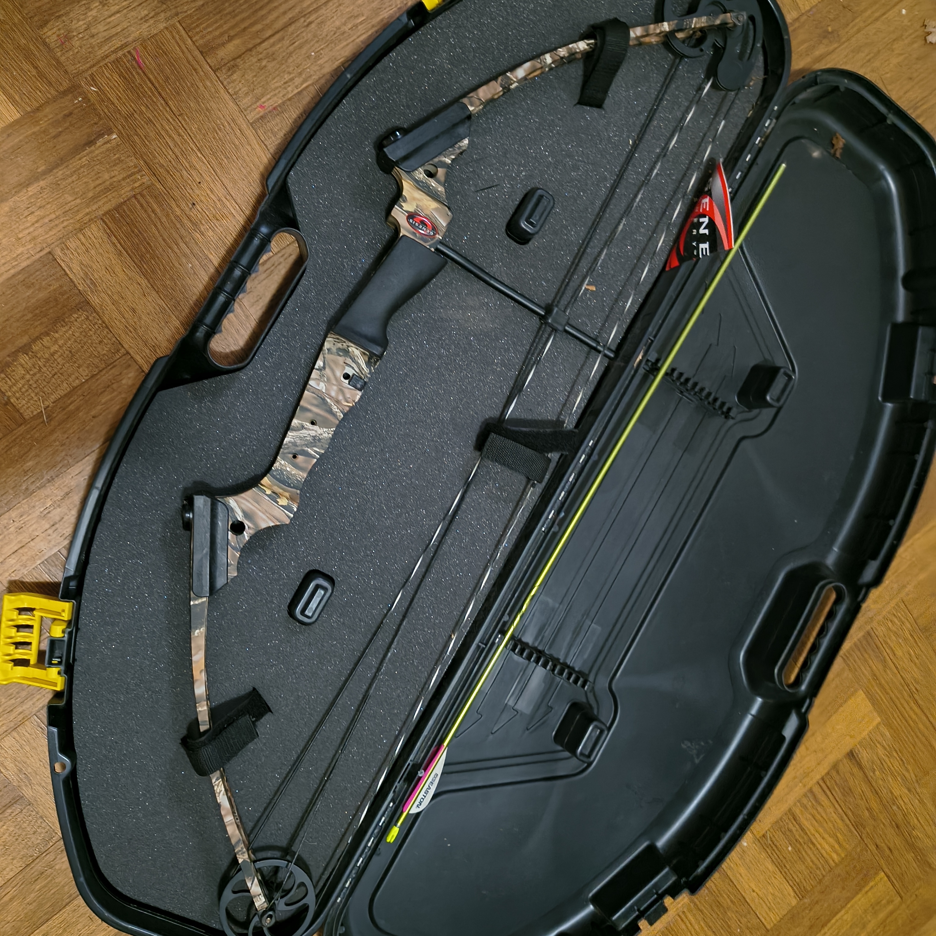 Camouflage Compound Bow With Case